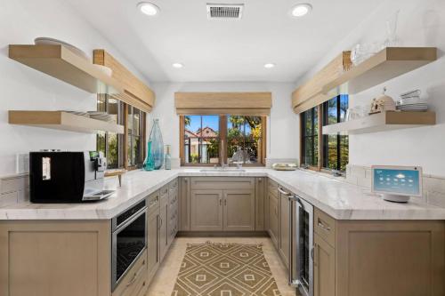El Paseo Village, 73462 Shadow Mountain Dr in Palm Desert, USA