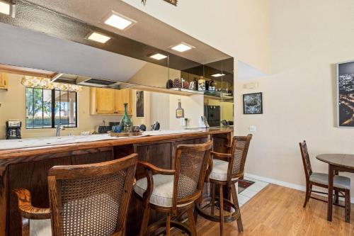 *Palm Desert Resort CC, 41197 Preston Trl in Palm Desert, USA