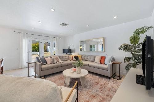 Home - 74209 Aster Drive, Palm Desert in Palm Desert, USA