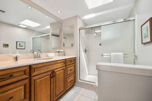 *Palm Desert Resort CC, 77365 Sawgrass Circle in Palm Desert, USA