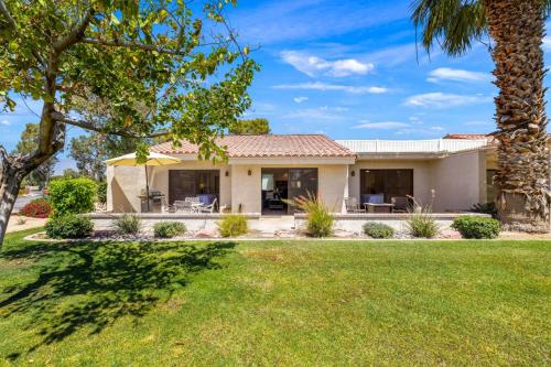 *Palm Desert Resort CC, 77365 Sawgrass Circle in Palm Desert, USA