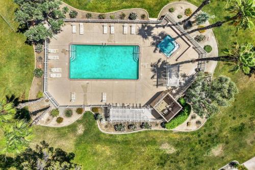*Palm Desert Resort CC, 77365 Sawgrass Circle in Palm Desert, USA