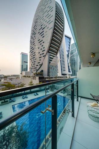 Chic 1BR Getaway- 4min Walk to Business Bay Metro & 10min to Burj Khalifa, Dubaj (zdjęcie 5)