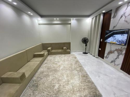 شقه فندقيه حديثه فرش جديد بالمهندسين للإيجار, Il Cairo (foto 7)