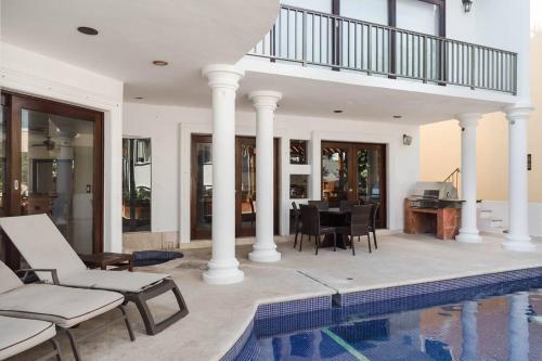 Villa Hermosa Luxury and Ocean Views in Playacar in Playa del Carmen, Mexico