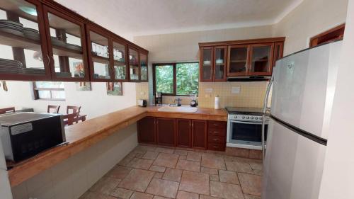 Escape to Casa Iguana Luxurious 4 Bedroom in Playa del Carmen, Mexico