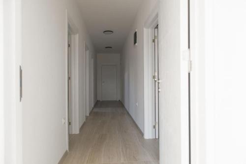 Villa - All Seasons Residence in Skopje, Скопье (фото 10)