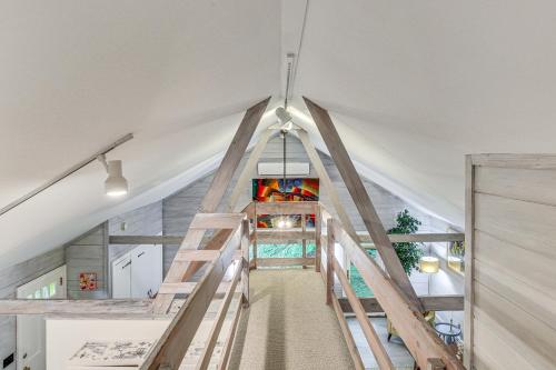 Serene Holmes Cottage Near Lakes and Trails! in Pawling