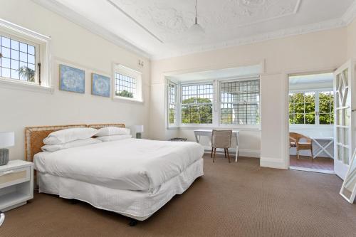 Balmoral Beach House - Footsteps to Beach - image 3