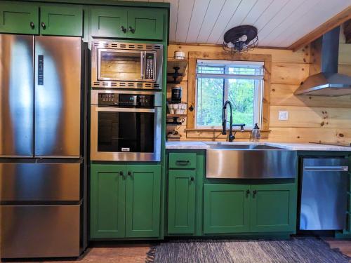 Onyx Owl Cabin - Waterfalls - Trails - Vineyard - Zipline - Golf in Scaly Mountain, USA