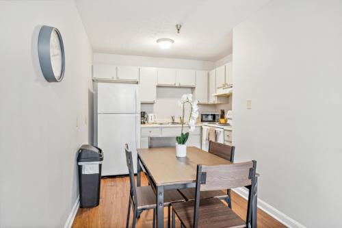 Cozy And Spacious 2 Bedroom Apt in Louisville, USA