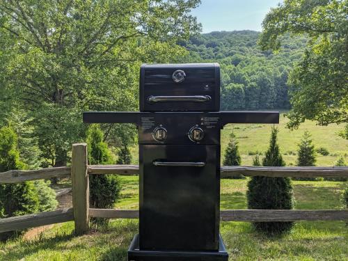 Onyx Owl Cabin - Waterfalls - Trails - Vineyard - Zipline - Golf in Scaly Mountain, USA