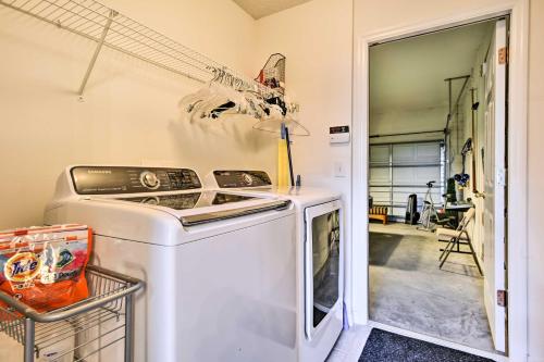 Luxe Terra Verde Villa with Theater 6 Mi to Disney! - image 12
