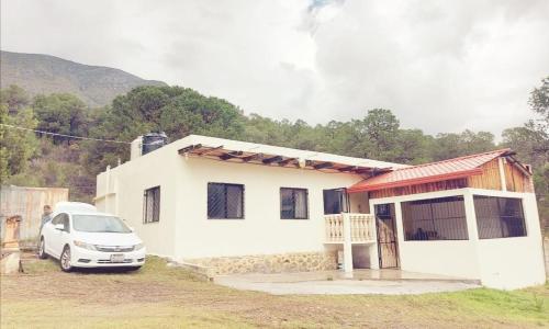 Cabaña Los Compadres, Los Lirios