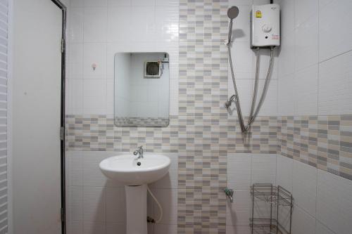 Mango tree อ่าวมะขามป้อม