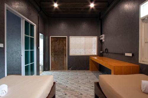 Mango tree อ่าวมะขามป้อม