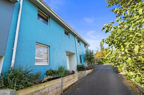 Three-Bedroom Apartment image 9