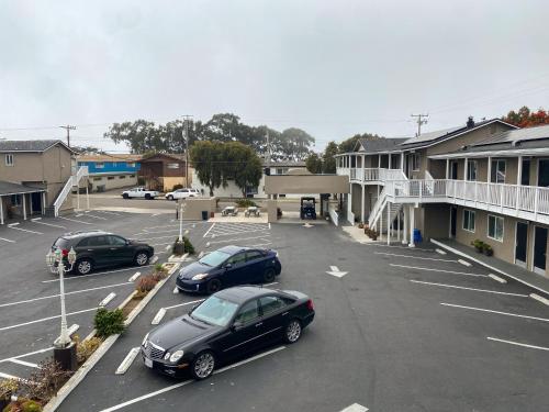 Rockview Inn and Suites - image 12