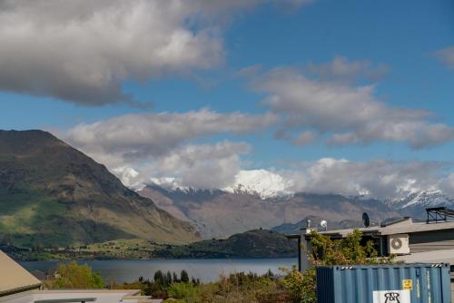 Mahaanui South - Wanaka Holiday Home - image 3