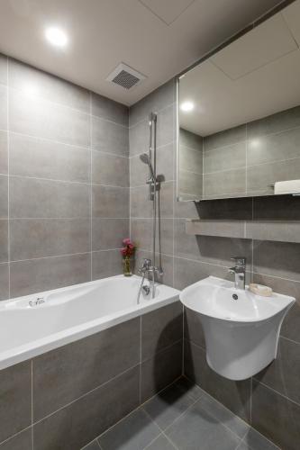 Two-Bedroom Apartment image 5