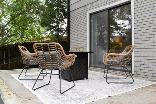 NEW! Cozy 4-Bed Family Friendly Home in Columbus in Columbus, USA