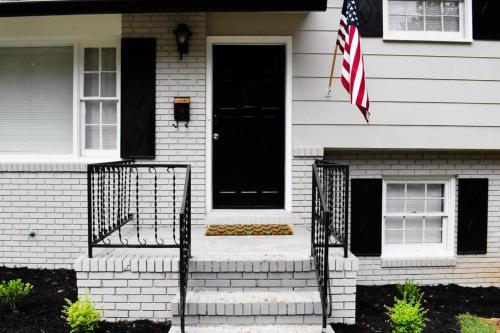 NEW! Cozy 4-Bed Family Friendly Home in Columbus