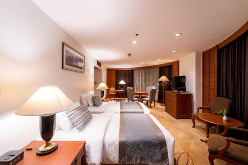 3 bedrooms, 4 beds