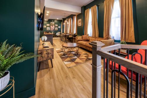 Three-Bedroom Apartment image 10