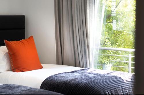 House La Gratitude - secure parking