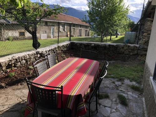 Exterior view, Gite de la Fount Del Roy in Garanou