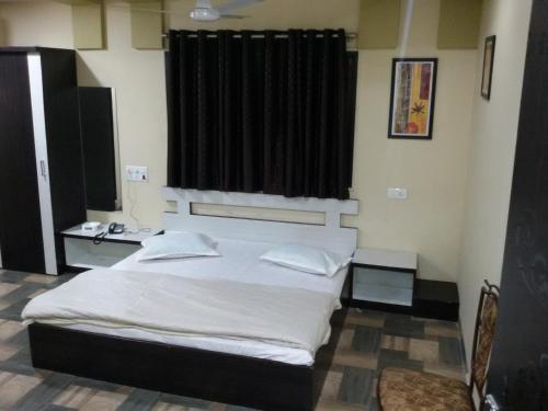 Hotel Topaz Ratlam In India - 