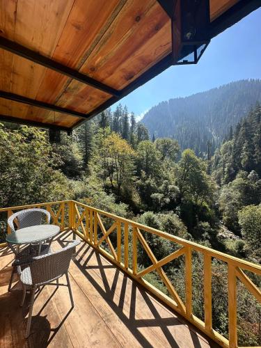 Tree House by The Forest Pinnacle and Cafe, Jibhi photo 4