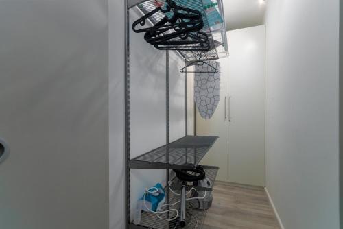 Feels Like Home Premium Apartment by BookingHost, Breslau (Foto 5)