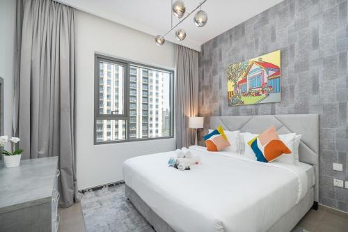 Free housekeeping visits during your stay - StayShort - Chic 1BR Flat Stunning Views in Dubai Hills, Dubai (Foto 4)