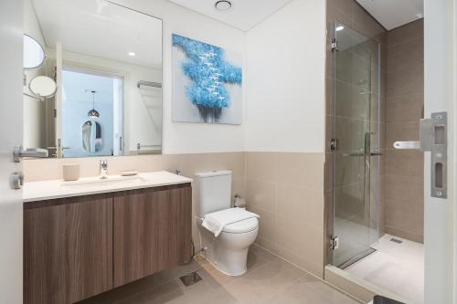 Free housekeeping visits during your stay - StayShort - Chic 1BR Flat Stunning Views in Dubai Hills, Dubai (Foto 5)