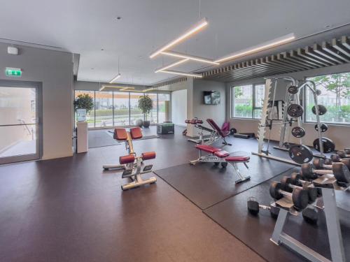 Free housekeeping visits during your stay - StayShort - Chic 1BR Flat Stunning Views in Dubai Hills, Dubai (Foto 8)