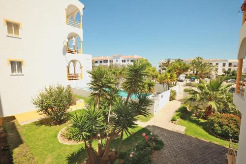 Travellers Guesthouse 3
