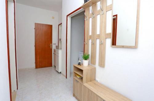 Apartment Marija - beautiful sea view - image 14