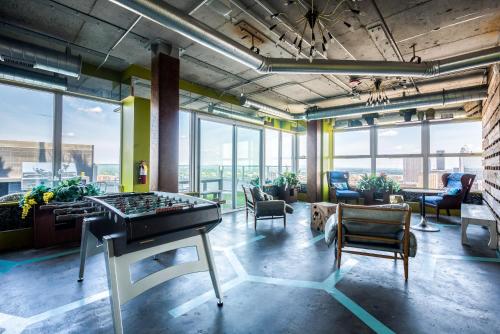 CozySuites 800 Tower 1BR with gym 21 in Louisville, USA