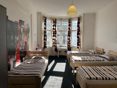room detail thumbnail 0