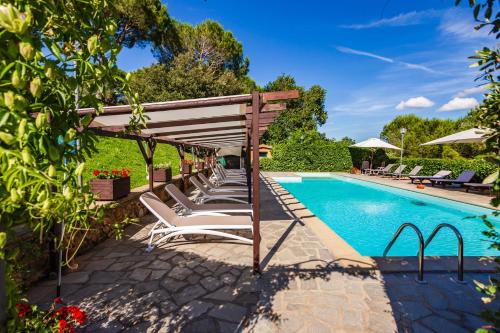 2 bedrooms, 4 beds
