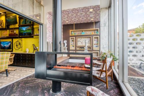 CozySuites 800 Tower 1BR with gym 21 in Louisville, USA