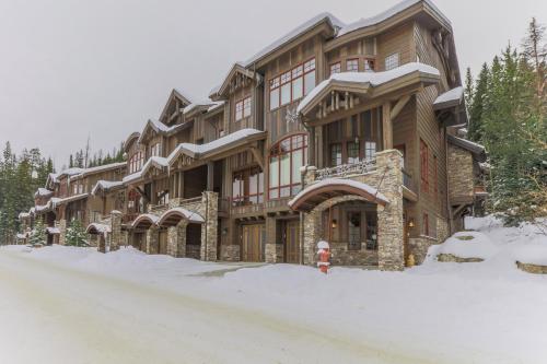 Vista exterior, Iron Horse Manor home in Winter Park (CO)
