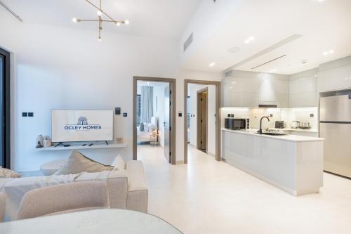 Stylish Home with Direct Pool Access by the Canal, Dubai (photo 8)
