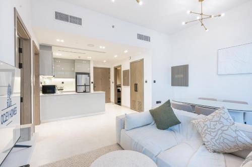 Stylish Home with Direct Pool Access by the Canal, Dubai (photo 9)