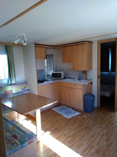 Kitchen, Vacances en bord de mer in Le Grau d'Agde