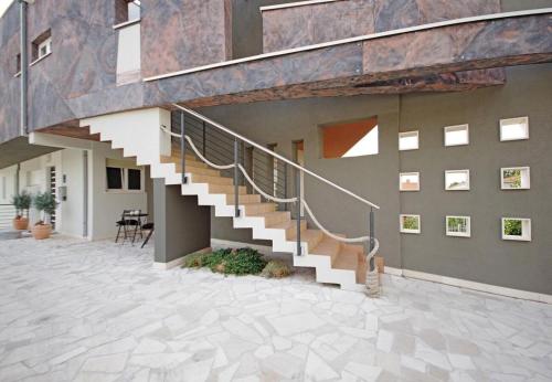 Apartments JaVi - private parking - image 8