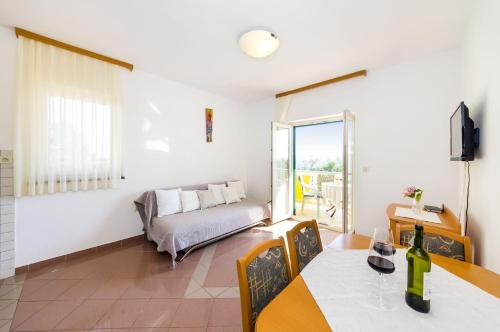 One-Bedroom apartment Standard image 10