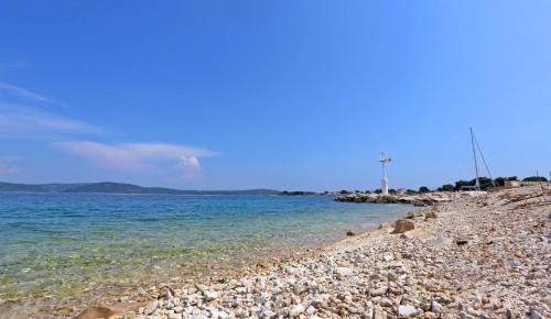 Apartment Marija - beautiful sea view - image 3