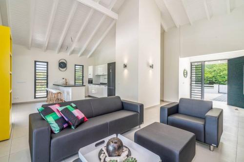 Luxe villa op Coral Estate 1 min lopen van zee in Willibrordus